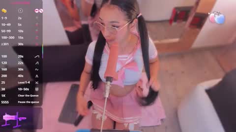 michelle_cutee_ online show from 11-17-25, 08:03