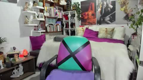 michelle apihel online show from 03-28-26, 09:25