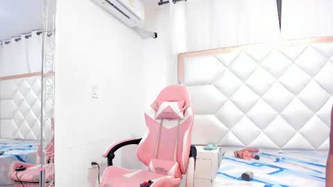 Snapshot of michelleblair1 chatting on 06-09-26, 12:50 michelleblair1 online show from 06-09-26, 12:50