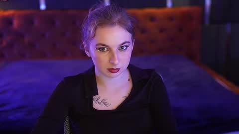 Snapshot of michelleinlove4u chatting on 02-22-25, 12:19 Michelle online show from 02-22-25, 12:19