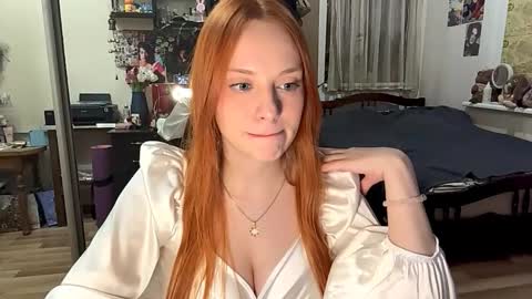 Snapshot of michelsogol chatting on 02-19-26, 05:09 Foxy online show from 02-19-26, 05:09