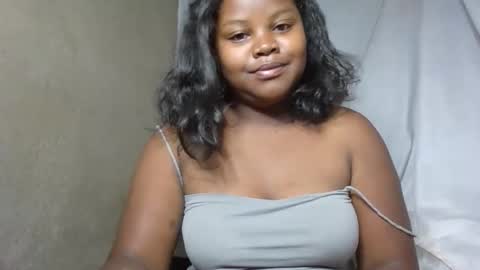 Snapshot of michou61 chatting on 04-04-26, 02:10 michou61 online show from 04-04-26, 02:10