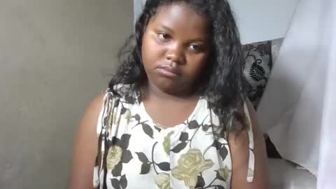 Snapshot of michou61 chatting on 04-08-26, 02:00 michou61 online show from 04-08-26, 02:00