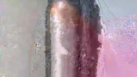 Snapshot of michou61 chatting on 04-12-26, 05:40 michou61 online show from 04-12-26, 05:40