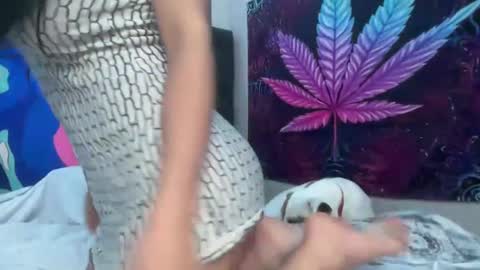 Skye online show from 12-31-24, 08:04