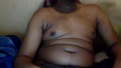 Snapshot of mickkzzx chatting on 12-17-24, 02:33 mickkzzx online show from 12-17-24, 02:33