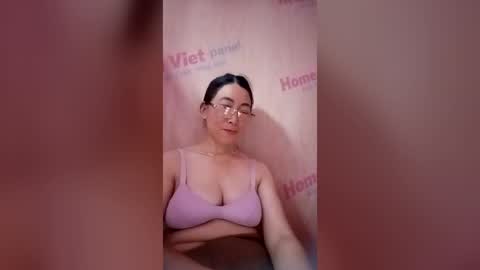 Snapshot of mickye00 chatting on 06-18-26, 04:13 Miky online show from 06-18-26, 04:13