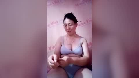 Snapshot of mickye00 chatting on 06-20-26, 09:01 Miky online show from 06-20-26, 09:01