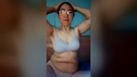 Snapshot of mickye00 chatting on 06-20-26, 10:34 Miky online show from 06-20-26, 10:34