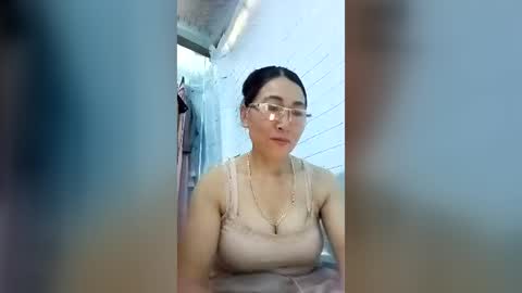 Snapshot of mickye00 chatting on 07-07-26, 05:43 Miky online show from 07-07-26, 05:43