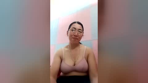 Snapshot of mickye00 chatting on 07-15-26, 02:50 Miky online show from 07-15-26, 02:50