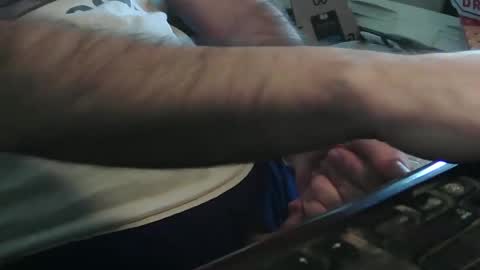 Snapshot of micwalrus chatting on 09-19-25, 04:07 micwalrus online show from 09-19-25, 04:07