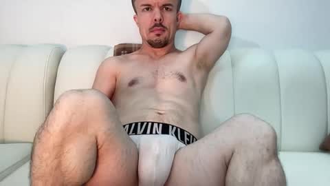 Snapshot of midgettripod1 chatting on 09-26-25, 11:31 Aaron online show from 09-26-25, 11:31