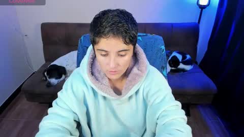 Snapshot of midnight07_ chatting on 01-23-25, 03:05 Blue online show from 01-23-25, 03:05