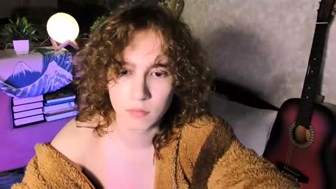 Max online show from 02-10-25, 02:37