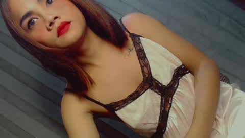 Snapshot of midnight_cravings143 chatting on 06-28-26, 02:12 terra online show from 06-28-26, 02:12