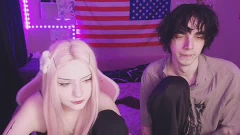 Snapshot of midnight_memories chatting on 02-16-26, 01:02 Kai and Angel online show from 02-16-26, 01:02