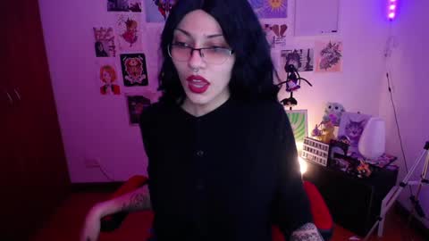 Pola  INDEPENDENT MODEL online show from 12-07-24, 06:37