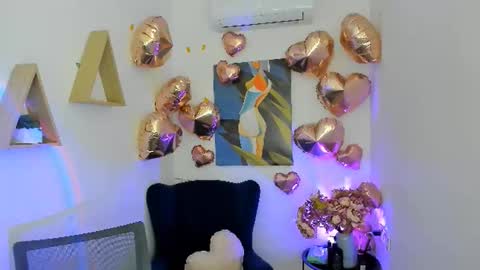 midnighteaura online show from 02-05-26, 03:44