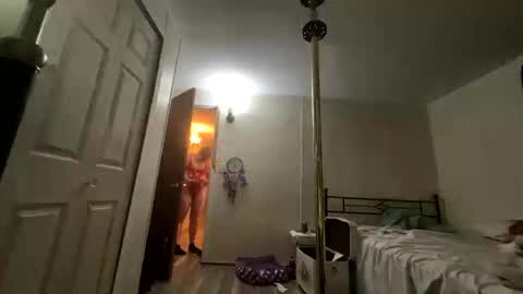 midnightmochi2 online show from 05-09-26, 02:06