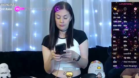 Snapshot of midnightpixie chatting on 04-29-26, 12:31 Jenna Talia online show from 04-29-26, 12:31