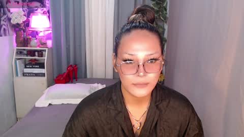 Snapshot of midnightraven27 chatting on 12-03-24, 06:06  Dont forget to follow online show from 12-03-24, 06:06