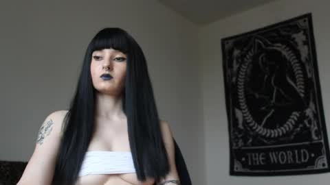 Snapshot of midnightsiren chatting on 05-09-26, 04:34 midnightsiren online show from 05-09-26, 04:34