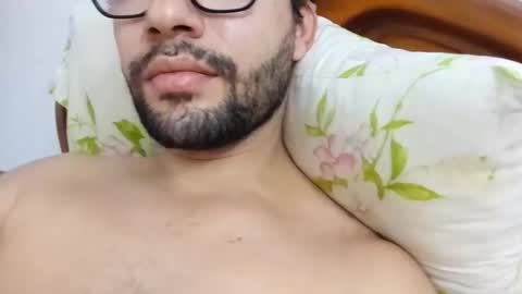 Snapshot of midoumas1 chatting on 12-18-25, 08:04 Sam online show from 12-18-25, 08:04