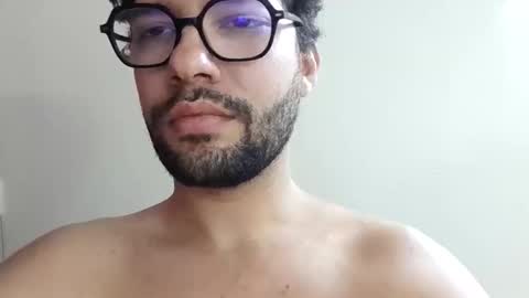 Snapshot of midoumas1 chatting on 12-19-25, 06:59 Sam online show from 12-19-25, 06:59