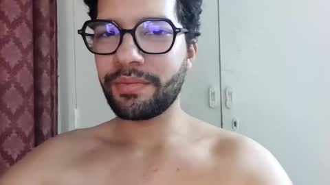 Snapshot of midoumas1 chatting on 12-22-25, 07:22 Sam online show from 12-22-25, 07:22