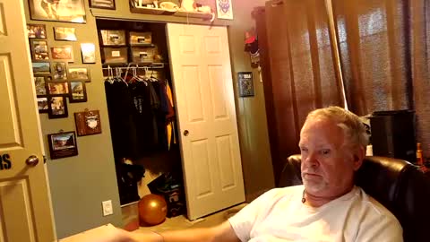 midwestdad09 online show from 10-18-25, 06:41
