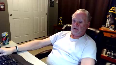 midwestdad09 online show from 12-15-25, 02:38