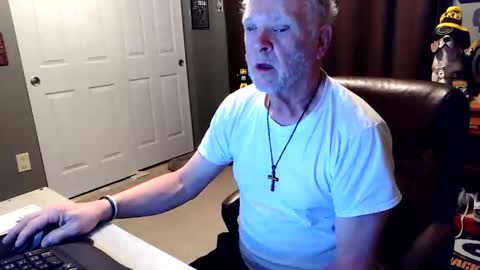 midwestdad09 online show from 12-19-25, 08:10