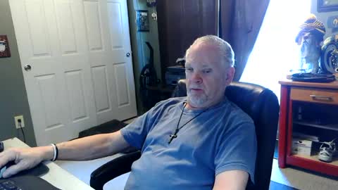 Snapshot of midwestdad09 chatting on 07-13-26, 01:14 midwestdad09 online show from 07-13-26, 01:14