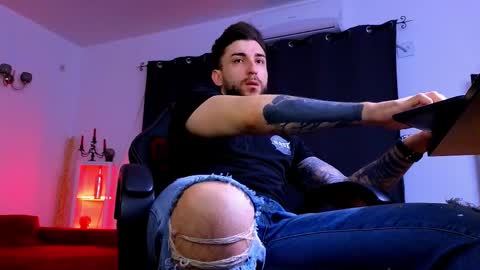 MightyAaron online show from 03-09-26, 03:54