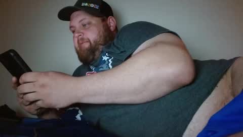 Snapshot of miguel320129 chatting on 05-11-26, 05:57 Miggy online show from 05-11-26, 05:57