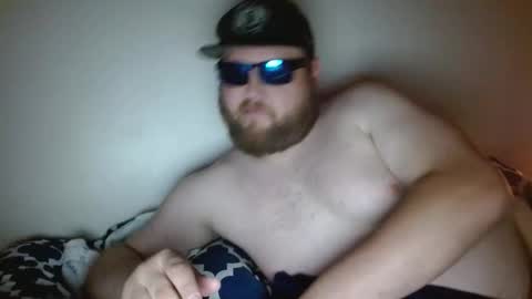 Snapshot of miguel320129 chatting on 05-25-26, 06:30 Miggy online show from 05-25-26, 06:30