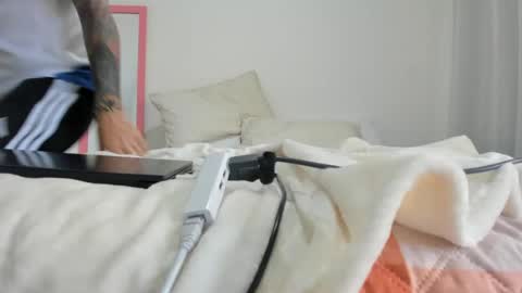 Snapshot of miguel_angeel_ chatting on 06-29-26, 06:41 Miguel Angel online show from 06-29-26, 06:41