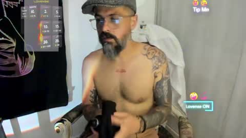 Snapshot of miguel_angeel_ chatting on 07-11-26, 04:48 Miguel Angel online show from 07-11-26, 04:48