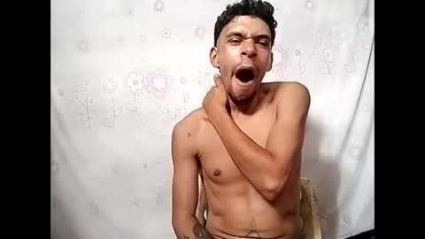 Snapshot of miguel_angelxxx chatting on 02-04-26, 03:07 miguel online show from 02-04-26, 03:07