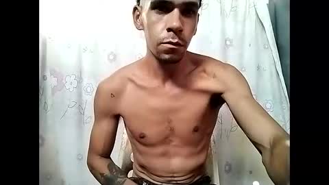 Snapshot of miguel_angelxxx chatting on 02-05-26, 12:21 miguel online show from 02-05-26, 12:21