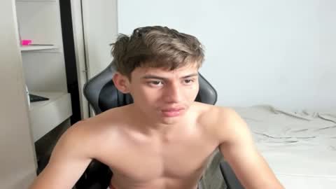 Miguel Hernandez online show from 10-03-25, 04:48