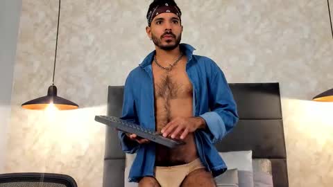 Snapshot of miguelsanfrancisco chatting on 11-24-25, 06:18 miguelsanfrancisco online show from 11-24-25, 06:18