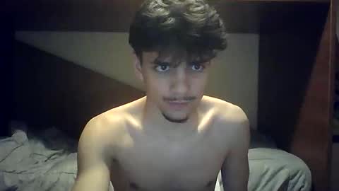 Snapshot of migueltomas34 chatting on 06-10-26, 01:17 migueltomas34 online show from 06-10-26, 01:17