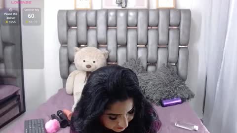 Snapshot of miia_rousee_ chatting on 05-30-26, 11:24 ROUSSE online show from 05-30-26, 11:24