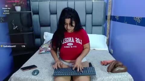 Snapshot of miia_rousee_ chatting on 07-12-26, 12:23 ROUSSE online show from 07-12-26, 12:23
