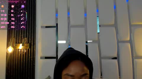 Miia Schwarz  online show from 10-06-25, 01:19