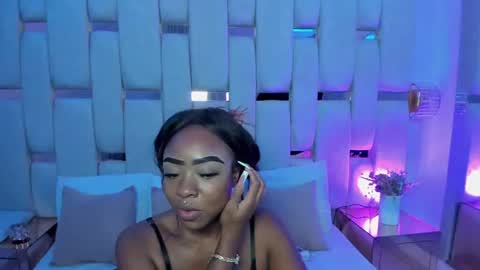 Snapshot of miia_schwarz chatting on 06-10-26, 10:41 Miia Schwarz online show from 06-10-26, 10:41