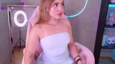 Snapshot of miia_sttone chatting on 04-18-26, 04:55 miia_sttone online show from 04-18-26, 04:55