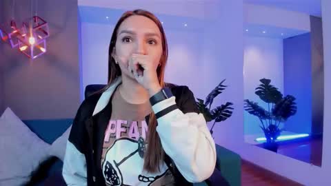 Miia 3 online show from 02-21-26, 11:55